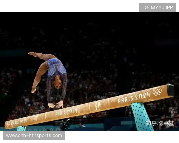美国体操名将拜尔斯再度挑战高难度动作，美国体操队医 拜尔斯