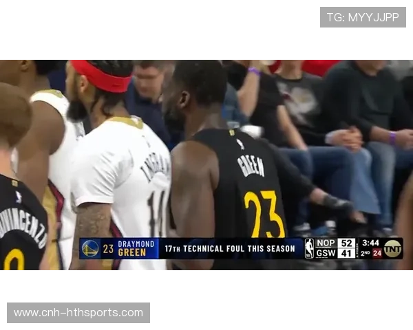 UFC 选手赛后吃披萨庆祝被拍