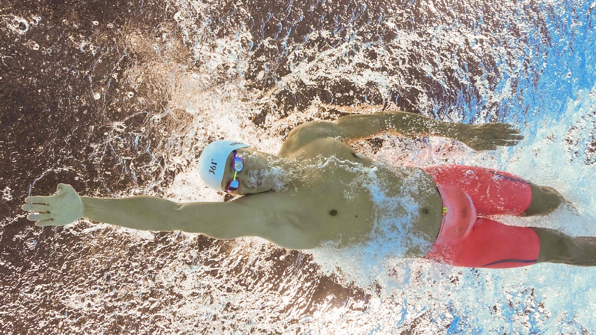 旧厂房改造攀岩馆开幕赛 工业风与极限运动完美结合